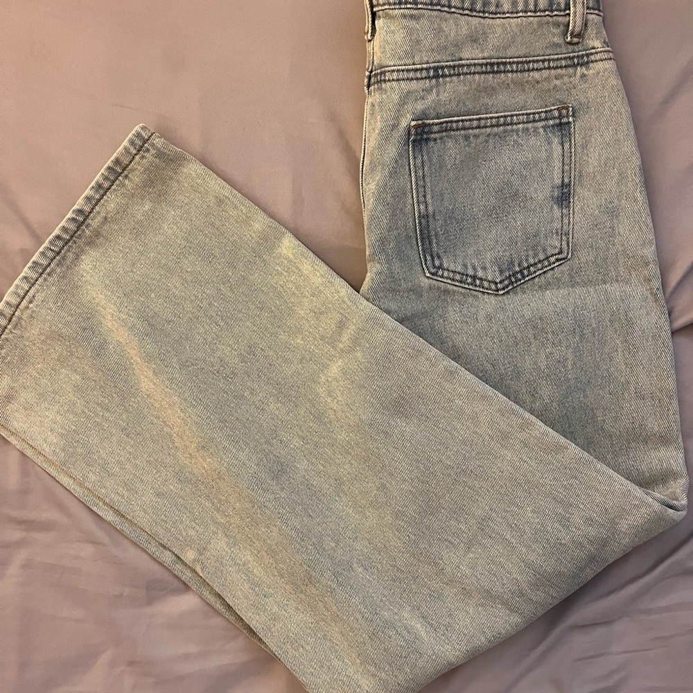 Edikted Women's Straight Jeans in Light Gray - Picture 2 of 2